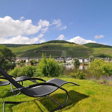 Ferienwohnung Am Moselufer Zell an der Mosel Exterior foto