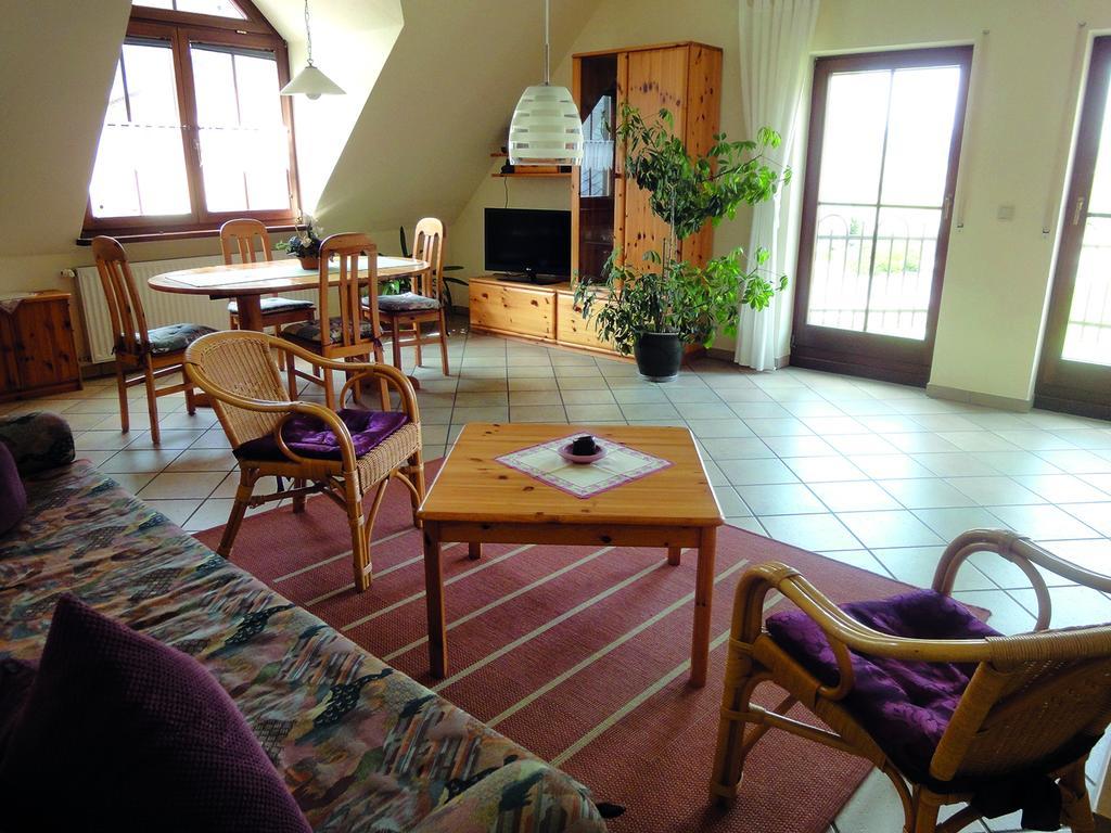 Ferienwohnung Am Moselufer Zell an der Mosel Exterior foto