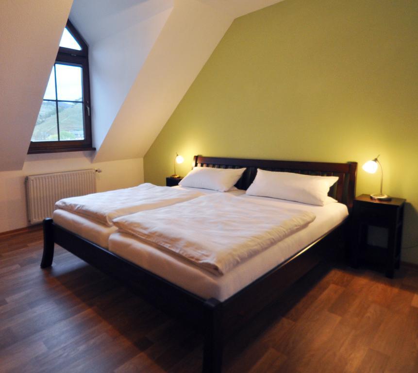 Ferienwohnung Am Moselufer Zell an der Mosel Exterior foto